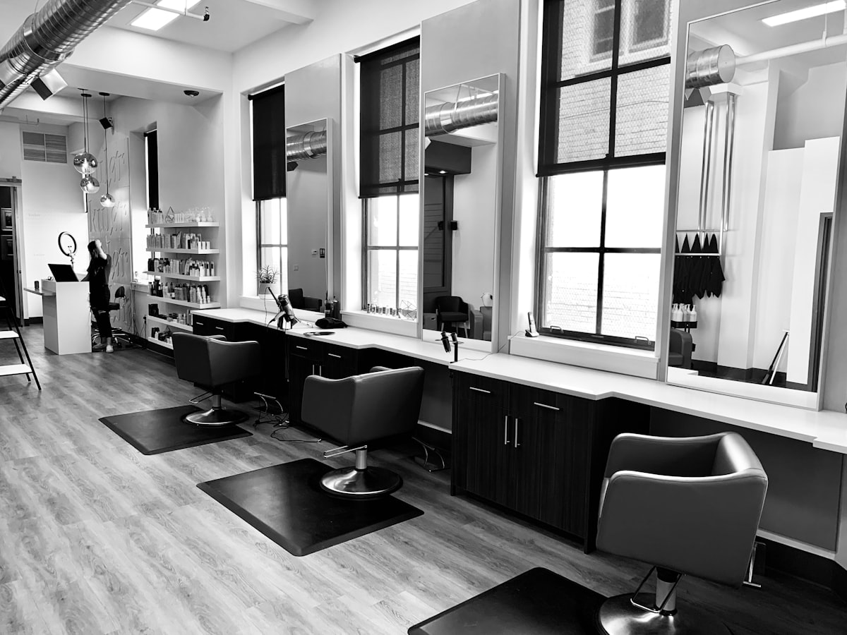 The Mane Lounge Salon Atmosphere